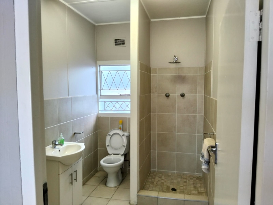 To Let commercial Property for Rent in Southernwood Eastern Cape